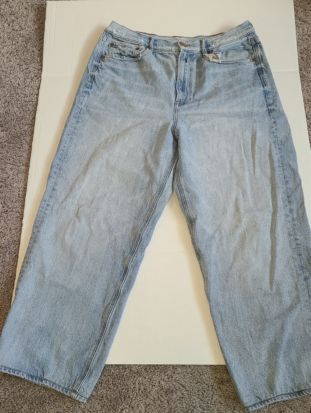 American Eagle Straight Jeans Size 14 High Rise Embroidered Floral Light Wash - Picture 3 of 9
